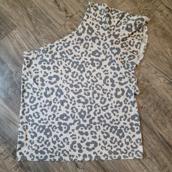 Asymmetric One Shoulder Ruffle Animal Print Top - Picture 3 of 6